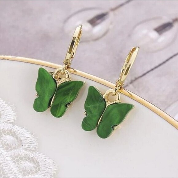 Jewelry - 💚 Butterfly Gold Green Acrylic Clip On Hoop Earrings NWT